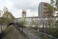 Berliner-Mauer-Treptow-19900416-06.jpg