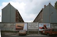 Berliner-Mauer-Treptow-19900416-08a.jpg