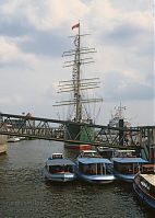 Hamburg-Landungsbruecken-1992-017.jpg