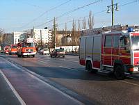 Januar 2003. Berlin. Friedrichshain. Feuerwehr auf der Warschauer Brücke. Warschauer Straße.
