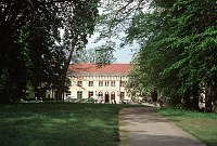 30. 4. 2000. Brandenburg. Werder. Ortsteil Petzow. Schloss am Schwielowsee. Hotel. Restaurant. Herrenhaus derer von Kaehne.
