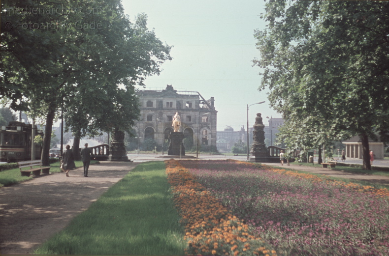 1967. Deutschland. DDR. Sachsen. Dresden. Neustädter Markt