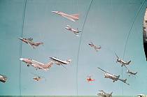 1958. Belgien. Brüssel. Weltausstellung. Flugzeugmodelle