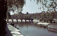 1941. Frankreich. Paris zur Zeit der Besetzung durch die Wehrmacht. 2. Weltkrieg II. Am Ufer des Flusses Seine. Brücke Pont