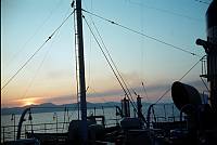 1968. Griechenland. Kos. Sonnenaufgang im Vordergrund Rettungsboote<br>ähnlich wie vorher Blick am Rauchfang vorbei