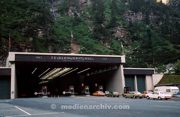 1978. Österreich. Tirol. Berge. Alpen. Straßenverkehr. Felbertauerntunnel