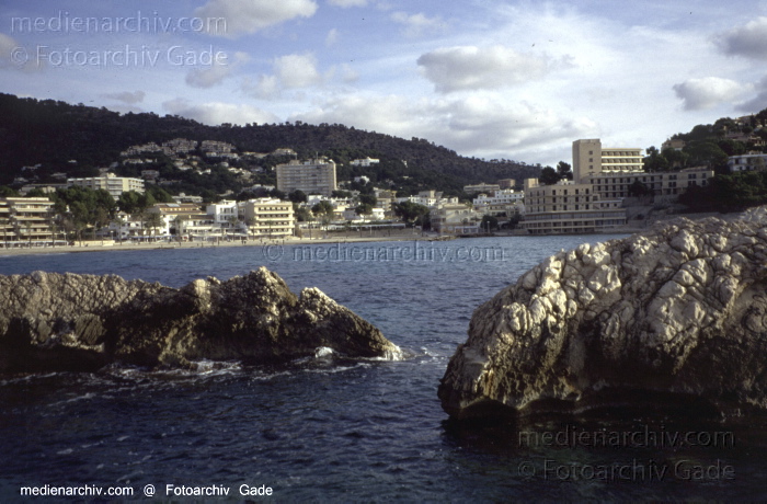 Spanien. Insel Mallorca
2005. Spanien.  Balerarische Inseln. Mallorca - Spain. Balearic Islands. Majorca. Mallorca - España.  Archipiélago Balear
Schlüsselwörter: 2005;Balearen;Balearic Islands;Balearische Inseln;Baltic Sea;Coast;Küste;Majorca;Mallorca;Meer;Mittelmeer;Spain;Spanien