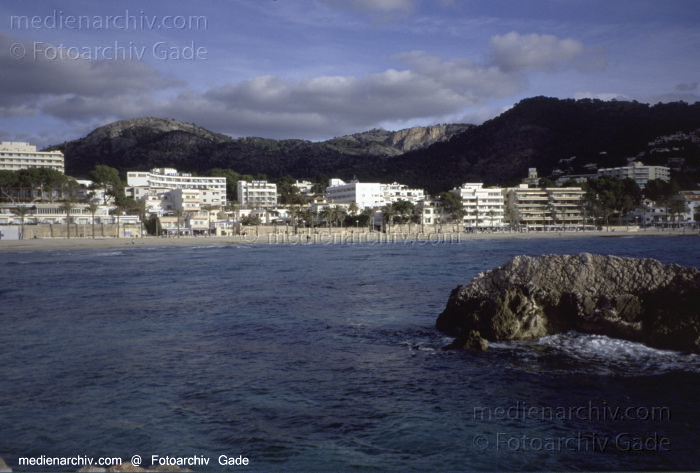 Spanien. Insel Mallorca
2005. Spanien.  Balerarische Inseln. Mallorca - Spain. Balearic Islands. Majorca. Mallorca - España.  Archipiélago Balear
Schlüsselwörter: 2005;Balearen;Balearic Islands;Balearische Inseln;Baltic Sea;Coast;Küste;Majorca;Mallorca;Meer;Mittelmeer;Spain;Spanien