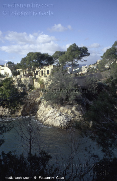 Spanien. Mallorca. Cala Fornells
2005. Spanien.  Balerarische Inseln. Mallorca. Cala Fornells - Spain. Balearic Islands. Majorca. Mallorca - España.  Archipiélago Balear
Schlüsselwörter: 2005;Balearen;Balearic Islands;Balearische Inseln;Baltic Sea;Cala Fornells;Coast;Küste;Majorca;Mallorca;Meer;Mittelmeer;Spain;Spanien