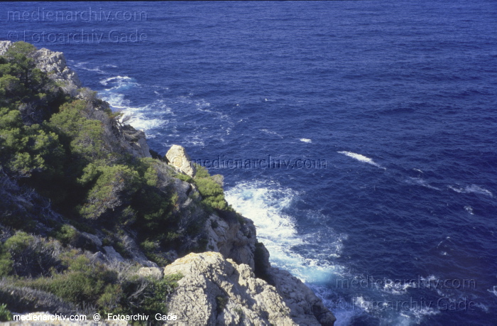 Spanien. Mallorca. Cala Millor
2005. Spanien. Balerarische Inseln. Mallorca. Cala Millor - 
Spain. Balearic Islands. Majorca. Mallorca - España.  Archipiélago Balear
Schlüsselwörter: 2005;Balearen;Balearic Islands;Balearische Inseln;Baltic Sea;Cala Millor;Coast;Küste;Majorca;Mallorca;Meer;Mittelmeer;Spain;Spanien