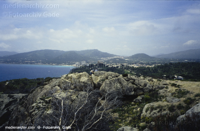 Spanien. Insel Mallorca. Cale Ratjada
2005. Spanien. Balerarische Inseln. Mallorca. Cale Ratjada. Mittelmeerküste - Spain. Balearic Islands. Majorca. Mallorca - España.  Archipiélago Balear
Schlüsselwörter: 2005;Balearen;Balearic Islands;Balearische Inseln;Baltic Sea;Cala Ratjada;Coast;Küste;Majorca;Mallorca;Meer;Mittelmeer;Spain;Spanien
