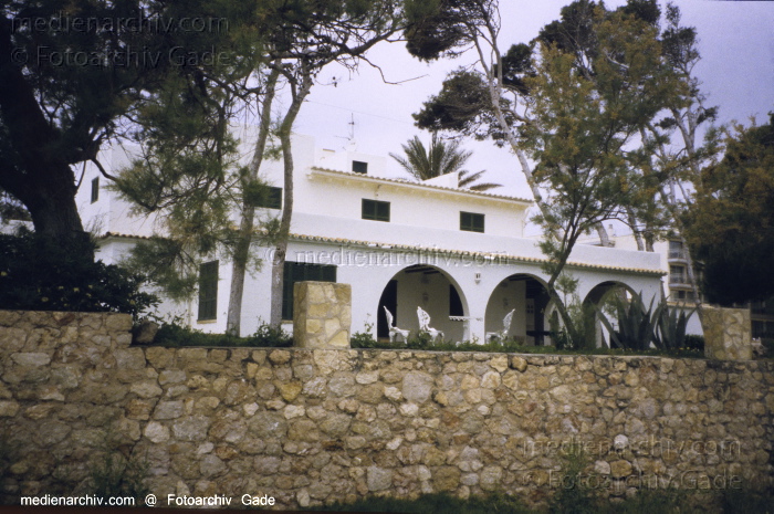 Spanien. Insel Mallorca. Cale Ratjada
2005. Spanien.  Balerarische Inseln. Mallorca. Cale Ratjada - 
Spain. Balearic Islands. Majorca. Mallorca - España.  Archipiélago Balear
Schlüsselwörter: 2005;Balearen;Balearic Islands;Balearische Inseln;Cala Ratjada;Majorca;Mallorca;Spain;Spanien