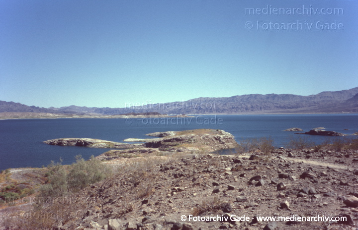 USA. Arizona - Nevada. Hoover Dam
2004. USA. Arizona - Nevada. Hoover Dam. Boulder Dam. Hoover Talsperre. Staudamm
Schlüsselwörter: USA;Vereinige Staaten von Amerika;United States of America;Arizona;Nevada;2004;Hoover Dam;Hoover Talsperre;Boulder Dam
