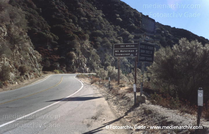 Kalifornien. Landschaft beim Angeles Crest Highway
2004. USA. Kalifornien. Landschaft beim Angeles Crest Highway. California
Schlüsselwörter: 2004;Angeles Crest;California;Kalifornien;Nordamerika;United States of America;USA;Vereinigte Staaten