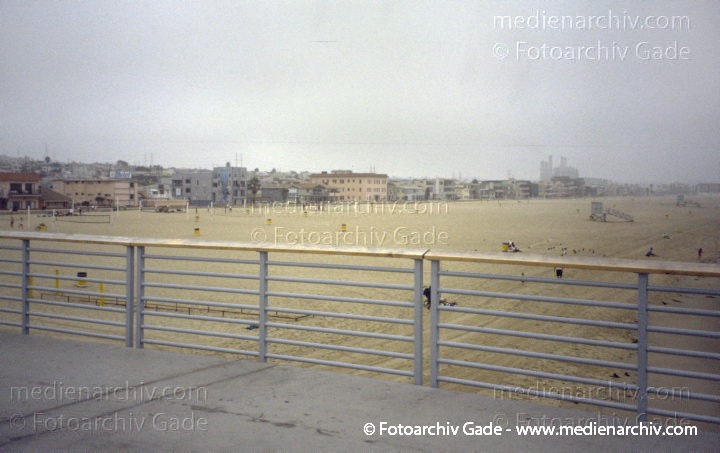 USA. Kalifornien. Hermosa
2001. USA. Kalifornien. Hermosa
Schlüsselwörter: 2001;Amerika;Hermosa;Kalifornien;Nordamerika;USA