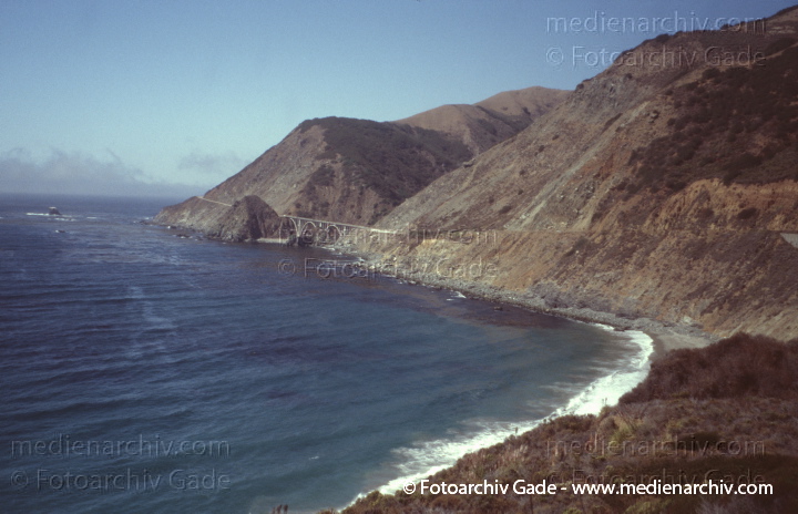 USA. Kalifornien. California State Route 1. Pacific Coast Highway
2004. USA. Kalifornien. California State Route 1. Highway 1. Pacific Coast Highway
Schlüsselwörter: 2004;California;California State Route 1;Highway 1;Kalifornien;Nordamerika;United States of America;USA;Vereinigte Staaten;Pacific Coast Highway