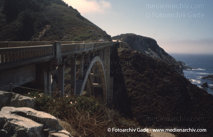 USA. Kalifornien. California State Route 1. Pacific Coast Highway
2004. USA. Kalifornien. California State Route 1. Highway 1. Pacific Coast Highway
Schlüsselwörter: 2004;California;California State Route 1;Highway 1;Kalifornien;Nordamerika;United States of America;USA;Vereinigte Staaten;Pacific Coast Highway