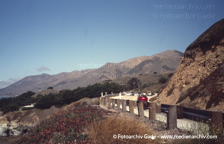 USA. Kalifornien. California State Route 1. Pacific Coast Highway
2004. USA. Kalifornien. California State Route 1. Highway 1. Pacific Coast Highway
Schlüsselwörter: 2004;California;California State Route 1;Highway 1;Kalifornien;Nordamerika;United States of America;USA;Vereinigte Staaten;Pacific Coast Highway