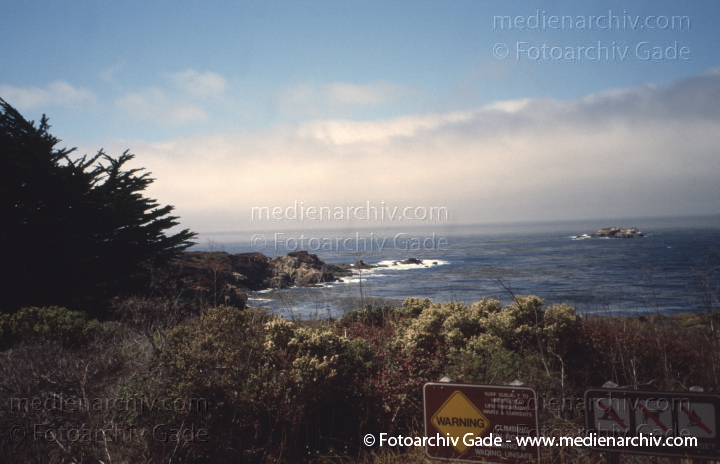 USA. Kalifornien. California State Route 1. Pacific Coast Highway
2004. USA. Kalifornien. California State Route 1. Highway 1. Pacific Coast Highway
Schlüsselwörter: 2004;California;California State Route 1;Highway 1;Kalifornien;Nordamerika;United States of America;USA;Vereinigte Staaten;Pacific Coast Highway