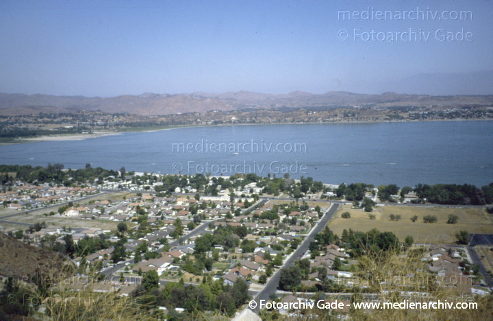 USA. Kalifornien. Lake Elsinore
2001. USA. Kalifornien. Lake Elsinore
Schlüsselwörter: 2001;Amerika;Kalifornien;Lake Elsinore;Nordamerika;USA