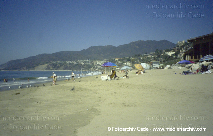 USA. Kalifornien. Malibu
2006. USA. Kalifornien. Malibu
Schlüsselwörter: 2006;Amerika;beach;Kalifornien;Malibu;Meer;Nordamerika;Pazifik;Strand;USA