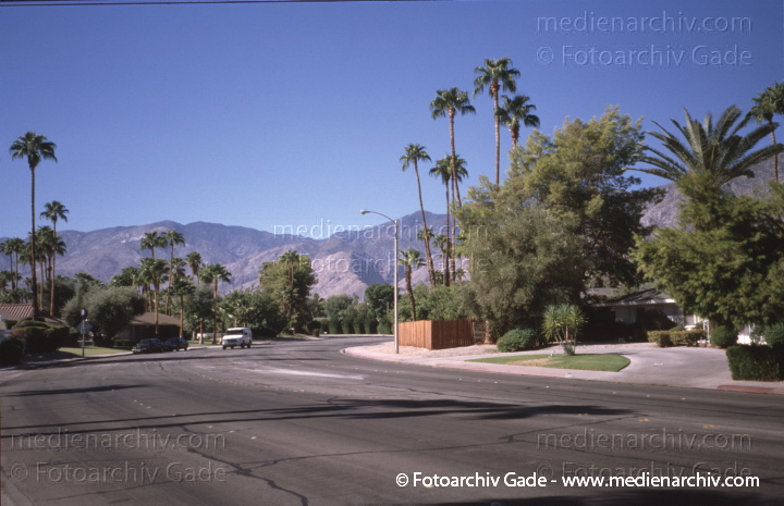 Kalifornien. Palm Springs. California
2001. USA. Kalifornien. Palm Springs. California
Schlüsselwörter: California;Kalifornien;Nordamerika;United States of America;USA;Vereinigte Staaten;Palm Springs;2001