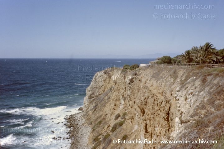 Kalifornien. Redondo Beach. California
2004. USA. Kalifornien. Redondo Beach. California
Schlüsselwörter: 2004;California;Kalifornien;Nordamerika;United States of America;USA;Redondo Beach;Vereinigte Staaten