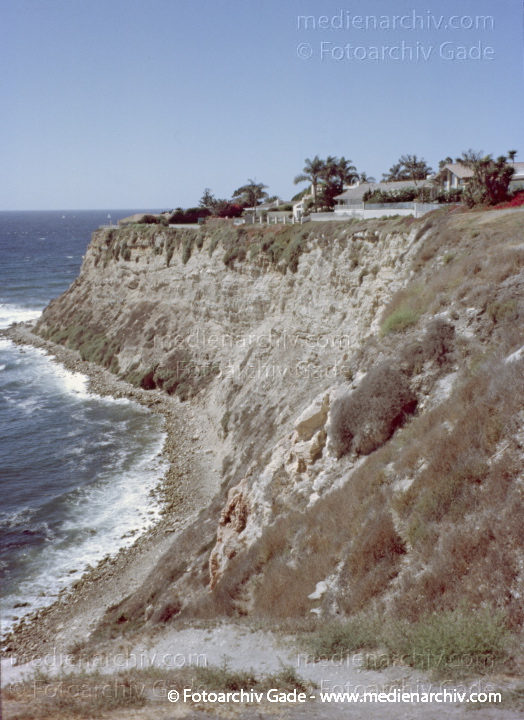 Kalifornien. Redondo Beach. California
2004. USA. Kalifornien. Redondo Beach. California
Schlüsselwörter: 2004;California;Kalifornien;Nordamerika;United States of America;USA;Redondo Beach;Vereinigte Staaten