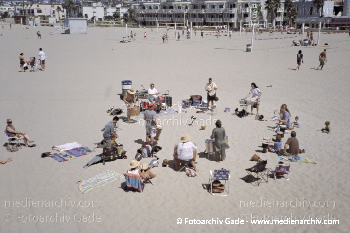 Kalifornien. Redondo Beach. California
2004. USA. Kalifornien. Redondo Beach. California
Schlüsselwörter: 2004;California;Kalifornien;Nordamerika;United States of America;USA;Redondo Beach;Vereinigte Staaten