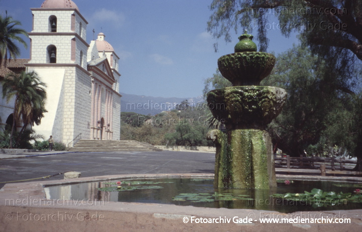 Kalifornien. Santa Barbara. California
USA. Kalifornien. Santa Barbara. California
Schlüsselwörter: California;Kalifornien;Nordamerika;United States of America;USA;Vereinigte Staaten;2004;Santa Barbara