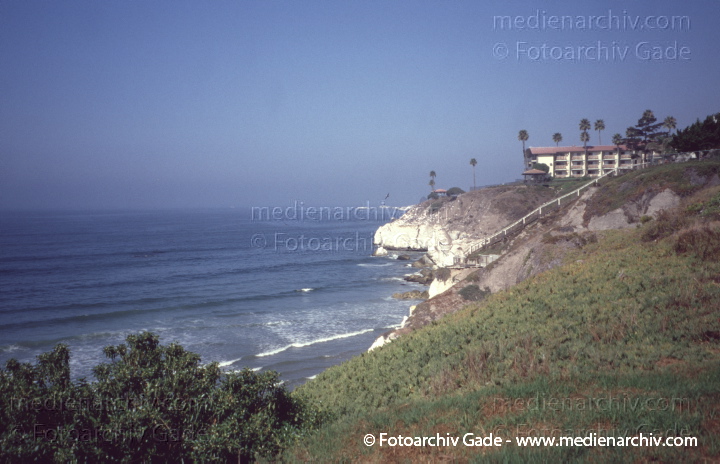 USA. Kalifornien. Arroyo Grande. California
2004. USA. Kalifornien. Arroyo Grande. California
Schlüsselwörter: Arroyo Grande;California;Kalifornien;Nordamerika;United States of America;USA;Vereinigte Staaten