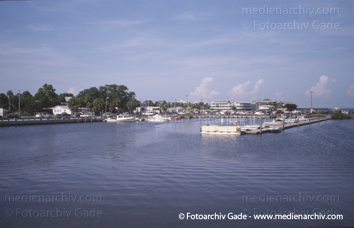 USA. Florida. Cedar Key
2003. USA. Florida. Cedar Key
Schlüsselwörter: Florida;Nordamerika;United States of America;USA;Vereinigte Staaten;2003;Cedar KEy