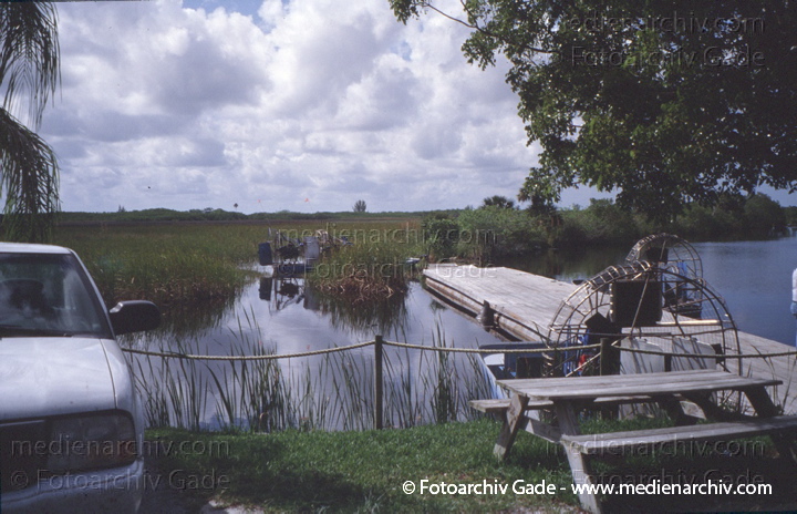 USA. Florida. Everglades
2003. USA. Florida. Everglades Nationalpark. Tropisches Marschland
Schlüsselwörter: Boot;Airboat