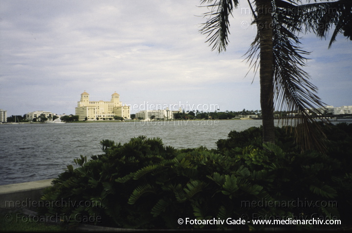 USA. Florida. Miami
2000. USA. Florida. Miami
Schlüsselwörter: 2000;Amerika;Florida;Miami;Nordamerika;USA