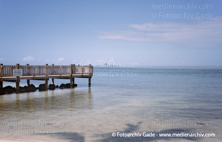 USA. Florida. Overseas Highway
2003. USA. Florida. Overseas Highway
Schlüsselwörter: Florida;Nordamerika;United States of America;USA;Vereinigte Staaten;2003;Overseas Highway