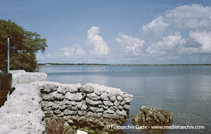 USA. Florida. Overseas Highway
2003. USA. Florida. Overseas Highway
Schlüsselwörter: Florida;Nordamerika;United States of America;USA;Vereinigte Staaten;2003;Overseas Highway