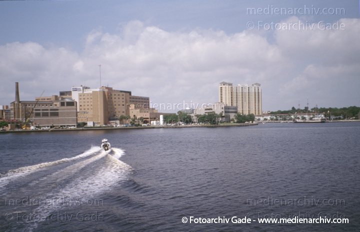 USA. Florida. Tampa
2003. USA. Florida. Tampa
Schlüsselwörter: 2003;Florida;Nordamerika;Tampa;United States of America;USA;Vereinigte Staaten