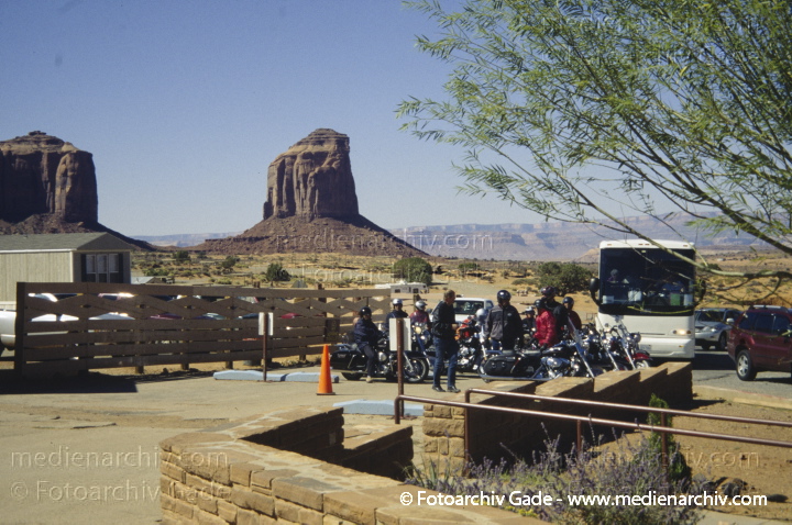 USA. Utah. Monument Valley. Wüste
2000. USA. Utah. Monument Valley. Wüste
Schlüsselwörter: 2000;Amerika;Monument Valley;Nordamerika;USA;Utah;Wüste