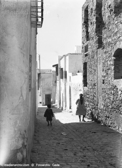 1932. Afrika
1932. Afrika.
Schlüsselwörter: 1932;Africa;Afrika