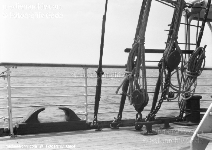 1932. Afrika
1932. Afrikareise. Schiff auf dem Mittelmeer
Schlüsselwörter: 1932;Africa;Afrika;Mittelmeer;Schiffe