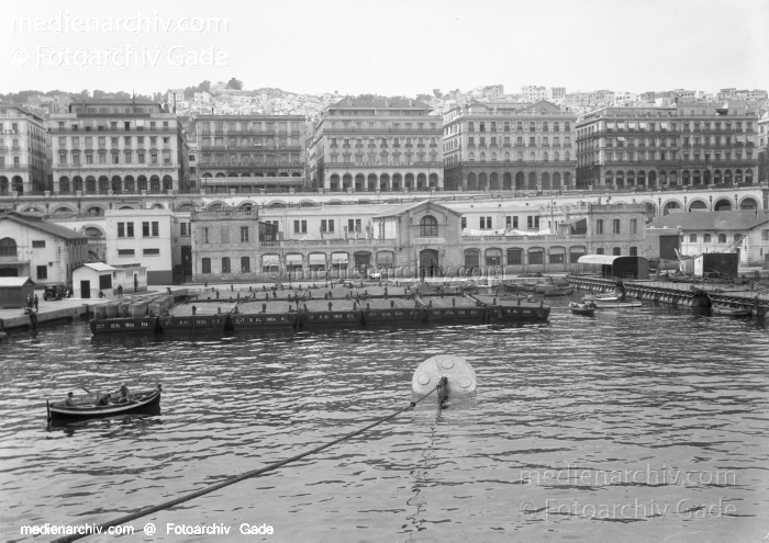 1932. Afrika. Algerien. Algier
1932. Afrika. Algerien. Algier - Africa. Algeria. Algiers - Hafen
Schlüsselwörter: 1932;Africa;Afrika;Algeria;Algerien;Algier;Algiers;Hafen