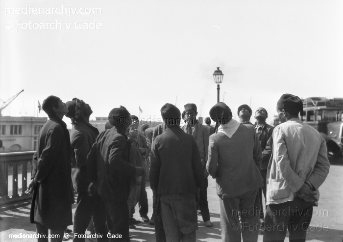 1932. Afrika. Algerien. Algier
1932. Afrika. Algerien. Algier - Africa. Algeria. Algiers -
Schlüsselwörter: 1932;Africa;Afrika;Algeria;Algerien;Algier;Algiers