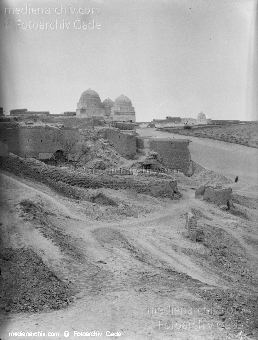 1932. Afrika. Tunesien. Tunis
1932. Afrika. Tunesien. Tunis - Africa. Tunisia - Nefta
Schlüsselwörter: 1932;Africa;Afrika;Nefta;Tunesien;Tunis;Tunisia
