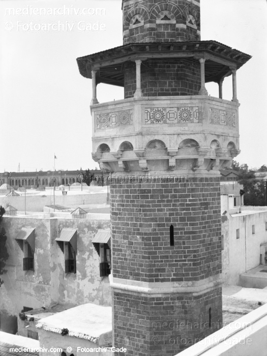 1932. Afrika. Tunesien. Tunis
1932. Afrika. Tunesien. Tunis. Altstadt Medina - Africa. Tunisia -  Minarett. Sidi Youssef Mosque. Moschee
Schlüsselwörter: 1932;Africa;Afrika;Minarett;Moschee;Sidi Youssef Mosque;Tunesien;Tunis;Tunisia