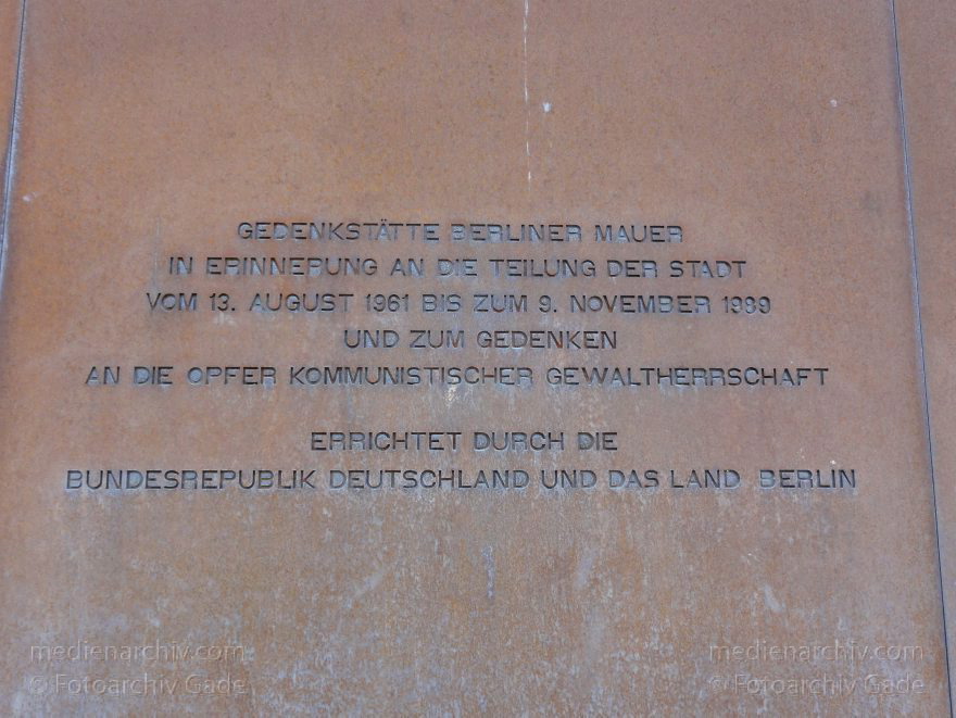 Berlin. Bernauerstraße. Gedenkstätte Berliner Mauer. Wall Memorial
12. 3. 2011. Berlin. Mitte. Bernauer Straße. Ehemaliger Mauerstreifen. Gedenkstätte Berliner Mauer. Berlin Wall Memorial
Schlüsselwörter: Berlin;Berlin Wall Memorial;Bernauer Straße;Deutschland;Gedenkstätte Berliner Mauer;Germany;2011;Mitte