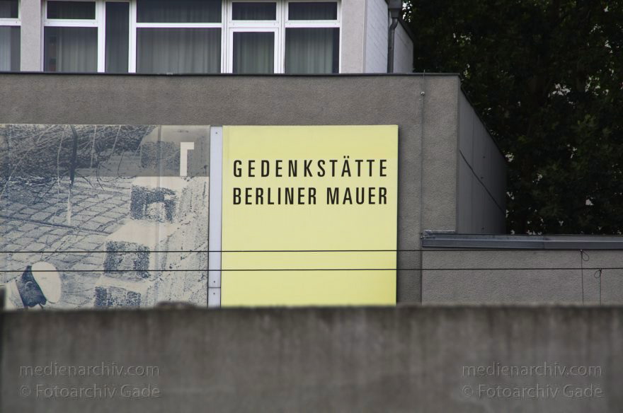 Berlin. Bernauerstraße. Gedenkstätte Berliner Mauer. Wall Memorial
4. 8. 2013. Berlin. Mitte. Gedenkstätte und Dokumentationszentrum Berliner Mauer an der Bernauer Straße. Berlin Wall Memorial
Schlüsselwörter: Berlin;Berlin Wall Memorial;Berliner Mauer;Bernauer Straße;Gedenkstätte;Germany;2013;Mitte