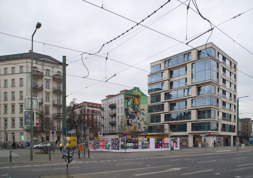 Berlin. Schwedter Straße Ecke Bernauer Straße
13. 1. 2014. Berlin. Mitte. Schwedter Straße Ecke Bernauer Straße. Häuser
Schlüsselwörter: Berlin;Bernauer Straße;Mitte;2014;Schwedter Straße