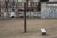 Dateiname=Berlin-Mitte-Bernauer-Gedenkstaette-Mauer-20110312-067.jpg
Dateigröße=245KB
Abmessungen: 880x589
hinzugefügt am: 04. Januar 2016 Berlin-Mitte-Bernauer-Gedenkstaette-Mauer-20110312-067.jpg