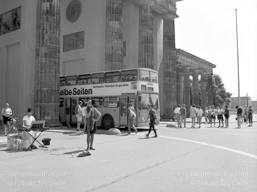 Berlin. Brandenburger Tor.
20. 7. 1992. Berlin. Mitte. Brandenburger Tor.
Schlüsselwörter: Berlin;Brandenburg Gate;Brandenburger Tor;Deutschland;Germany;1992;Mitte