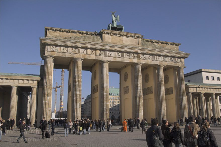 Berlin. Brandenburger Tor.
18. Februar 2007. Berlin. Mitte. Brandenburger Tor.
Schlüsselwörter: Berlin;Brandenburg Gate;Brandenburger Tor;Deutschland;Germany;2007;Mitte